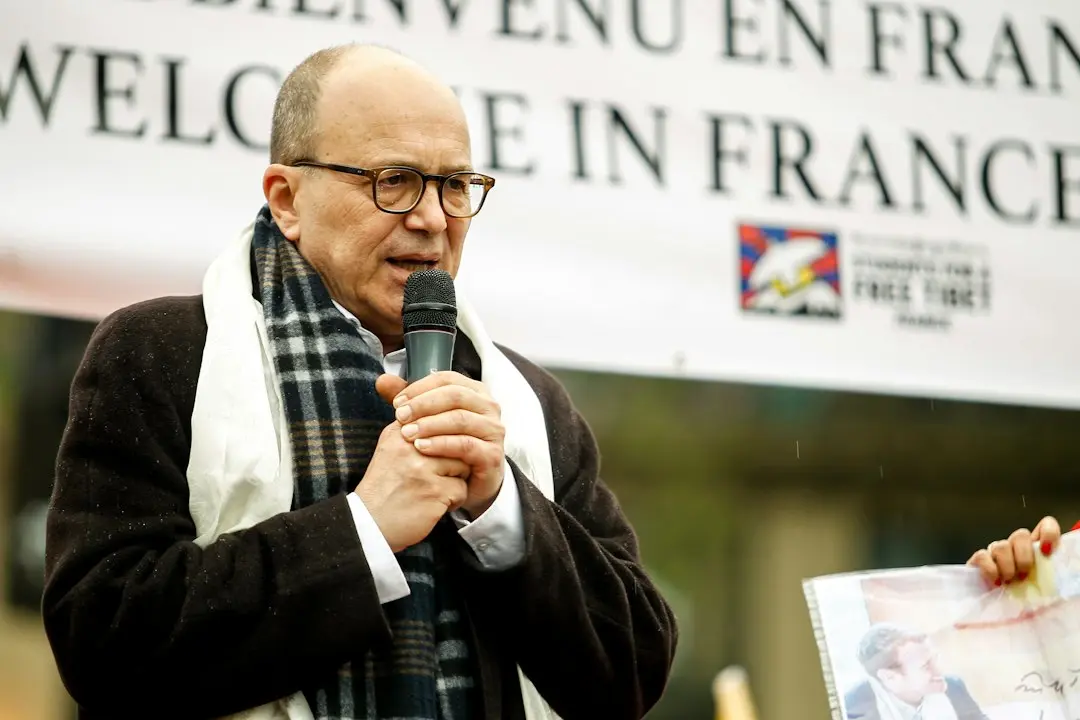 Cum vede un profesor francez umorul românilor în fața greutăților?