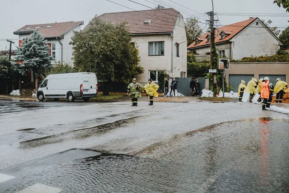 Explozie catastrofală în Vrancea: o butelie de GPL a provocat pagube considerabile