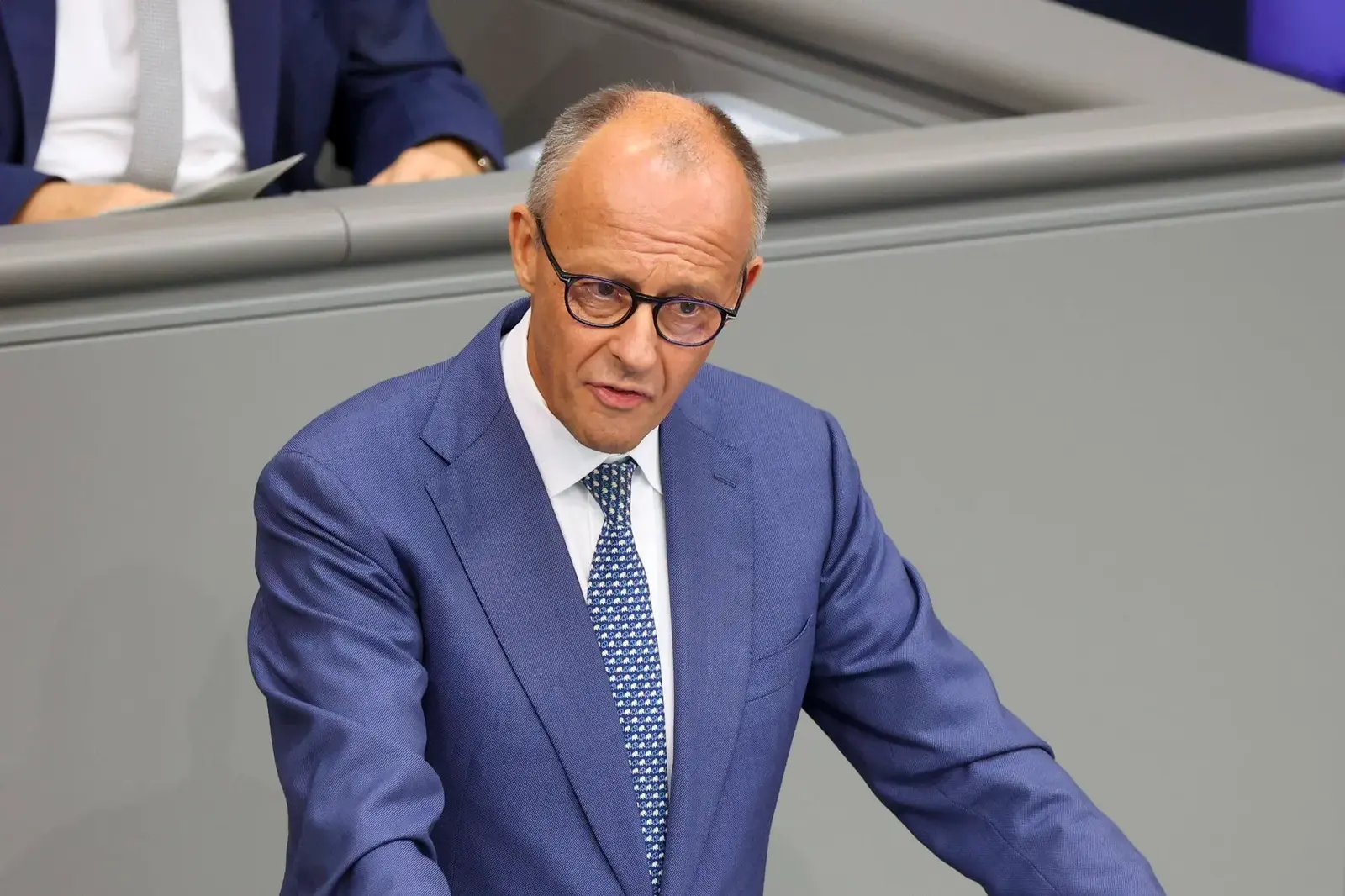 Merz refuză ideea americană de sechestrare a activelor rusești în Europa: „Noi decidem